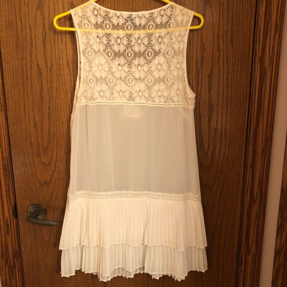 Airy dress - Picture 3 of 7